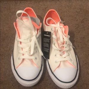 NWT Converse double tongue sneakers